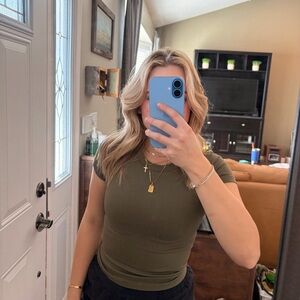 Aritzia Seamless Tee